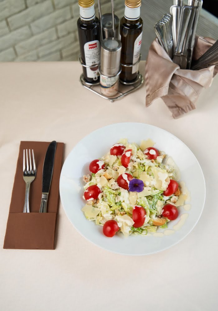 Salată Caesar